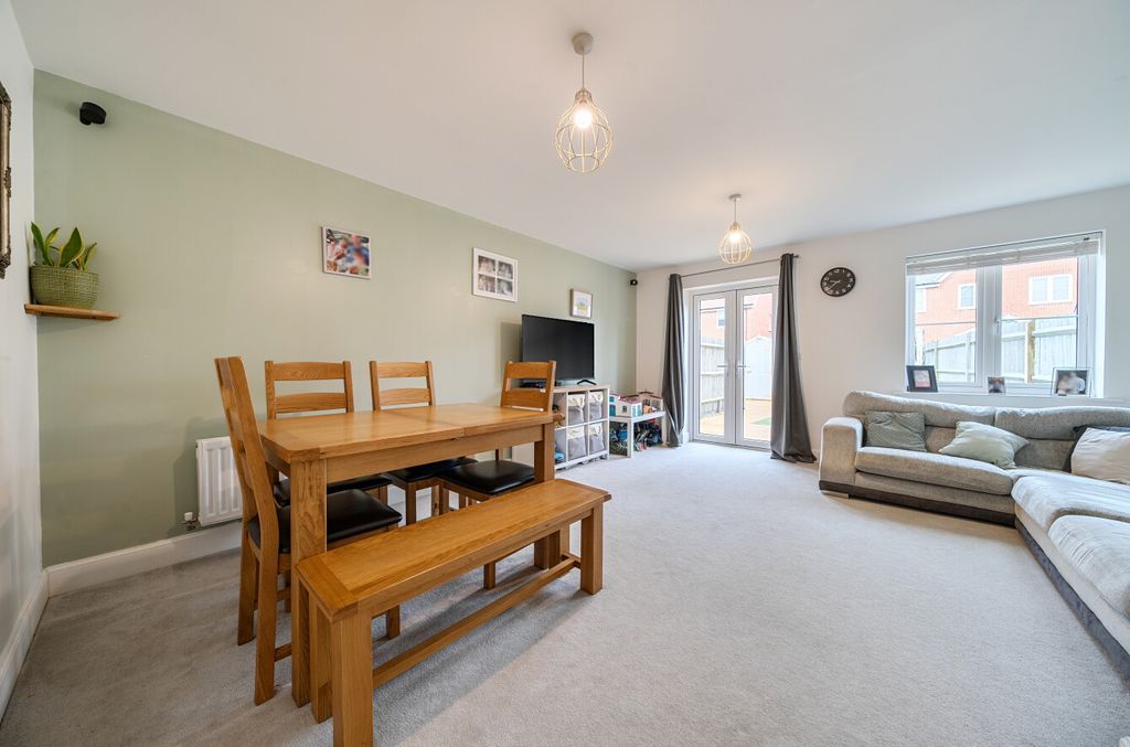 Property photo 3 of 9