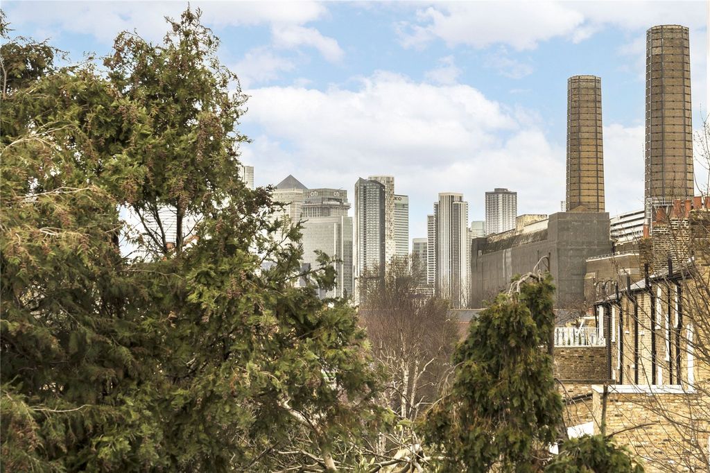 Property photo 3 of 8 Picture No. 15