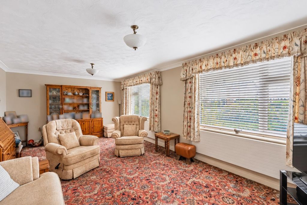 Property photo 2 of 16 Living Room