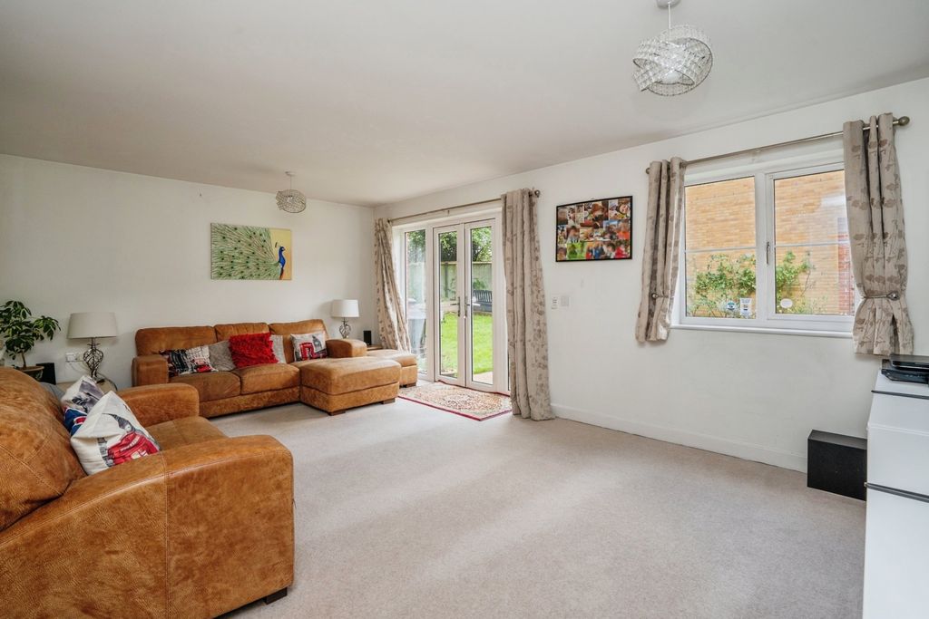 Property photo 3 of 15 Pbox-Img.Jpg