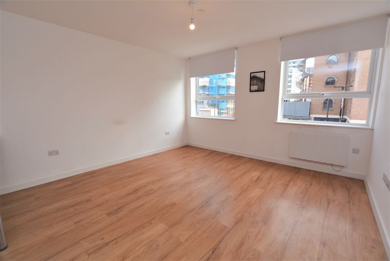 Property photo 3 of 9 Photo 7