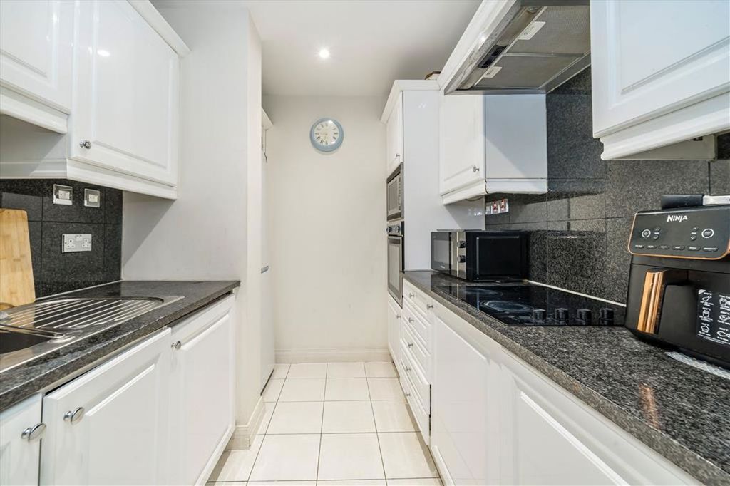 Property photo 3 of 10