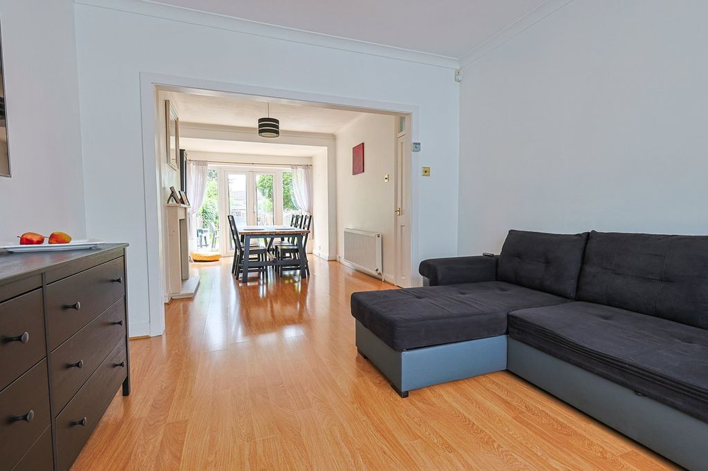 Property photo 3 of 27