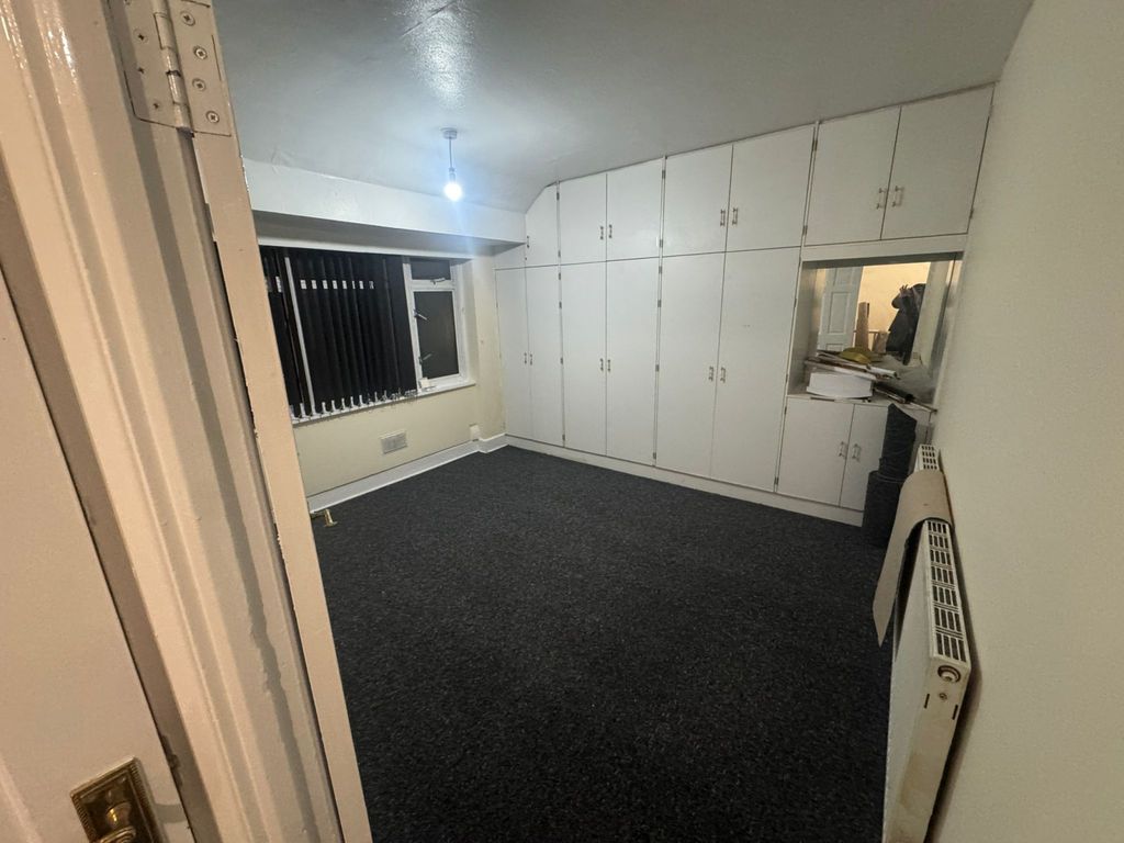 Property photo 2 of 6 Gallery