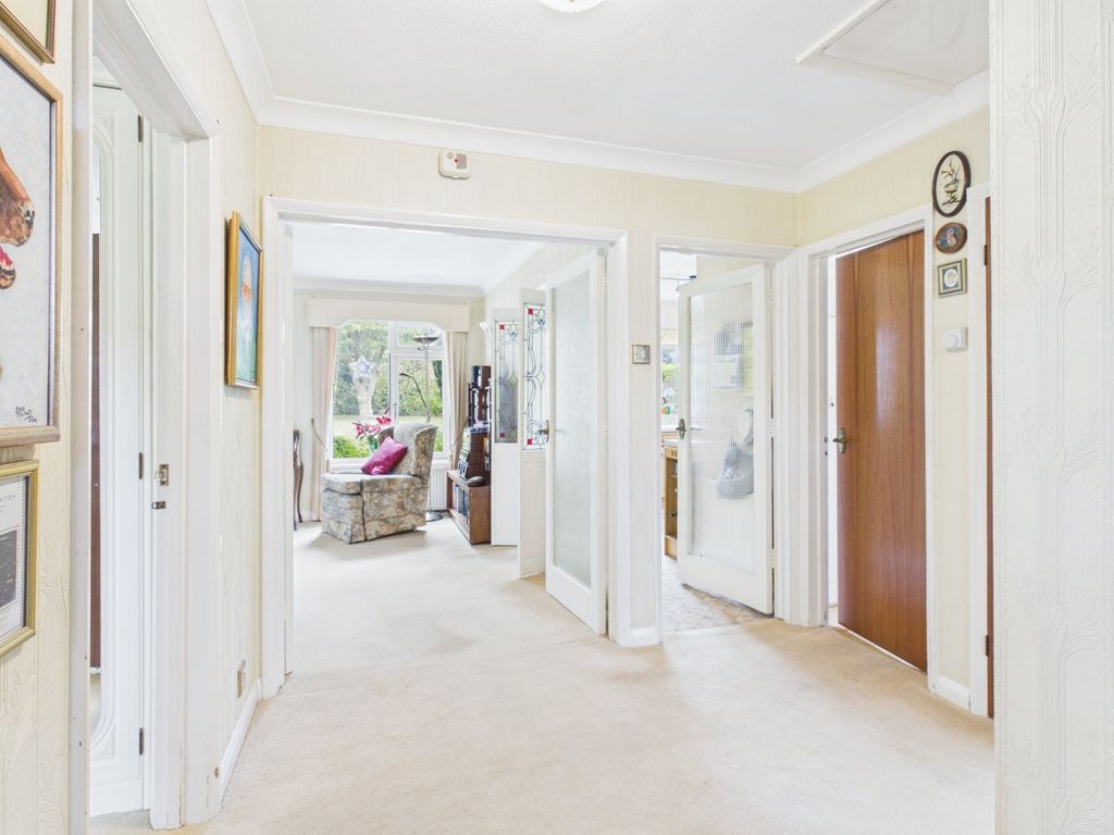 Property photo 3 of 14 Hall