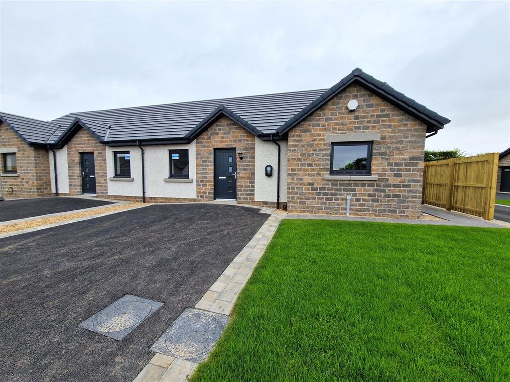Property photo 2 of 34