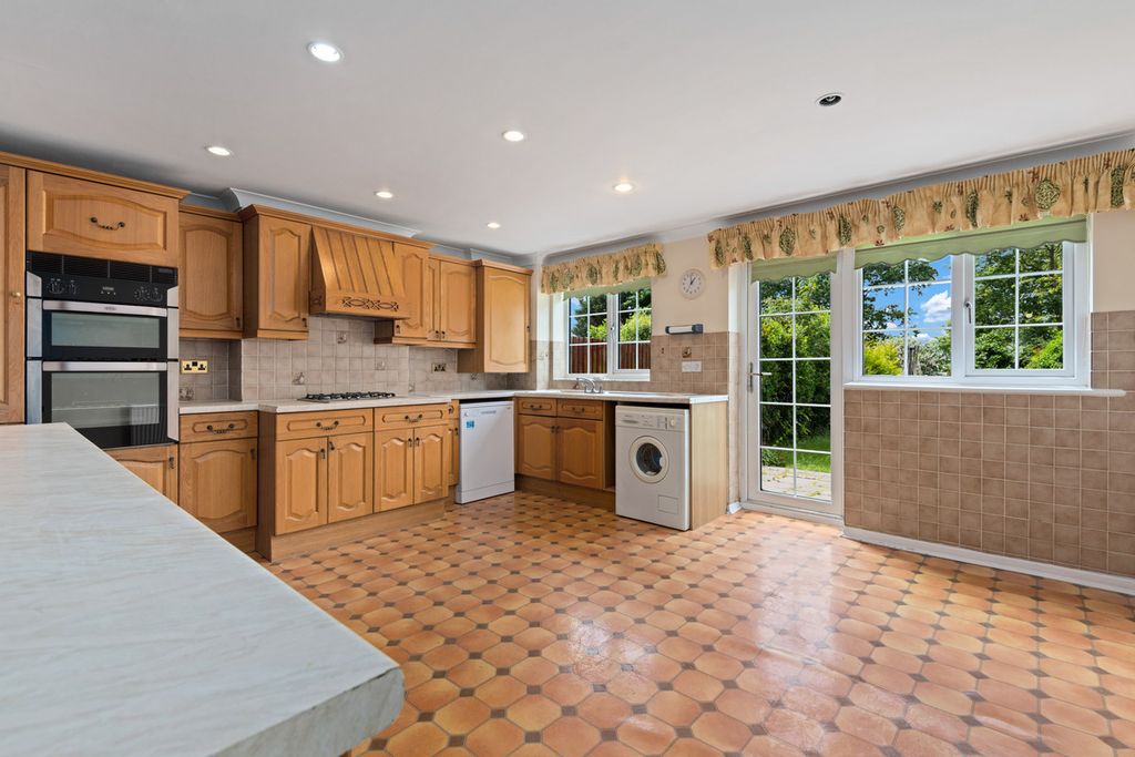 Property photo 3 of 17