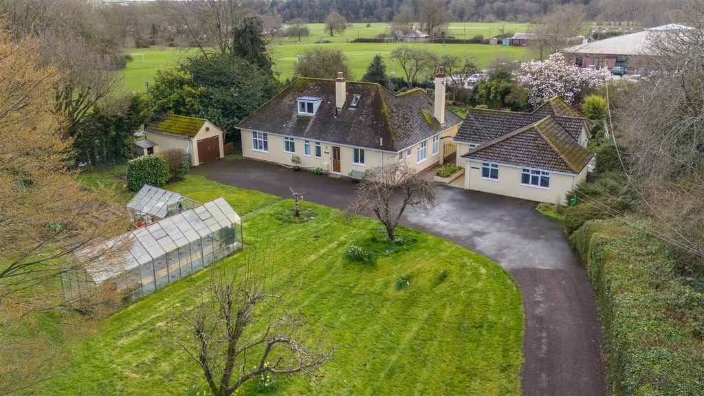 Property photo 1 of 29 Elevated Front Aspect