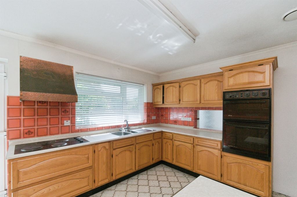 Property photo 2 of 24