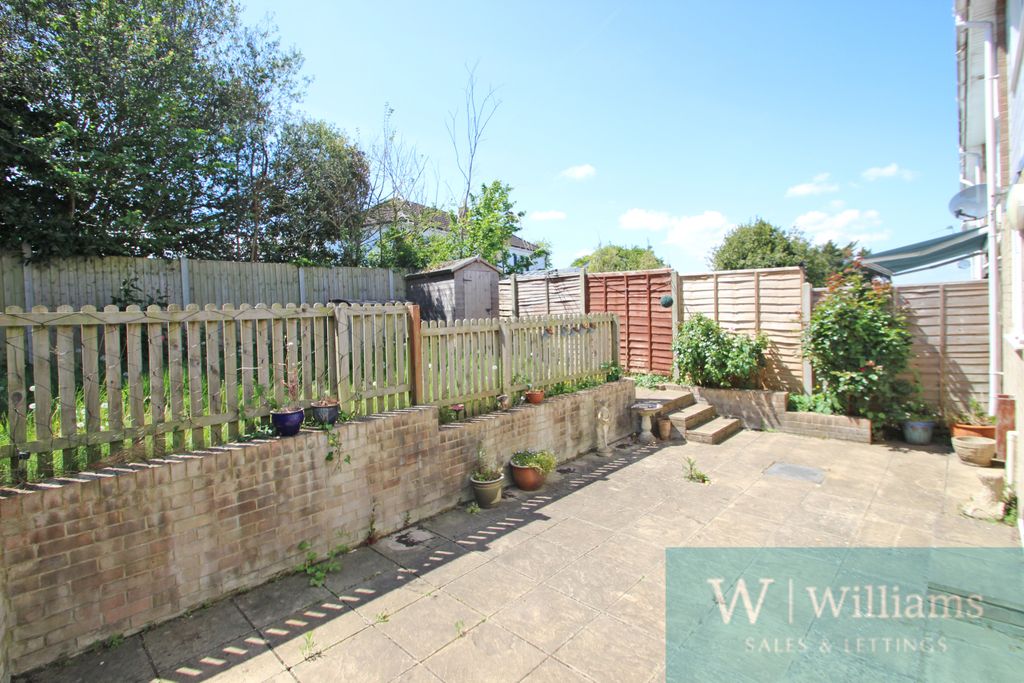 Property photo 2 of 13 Garden