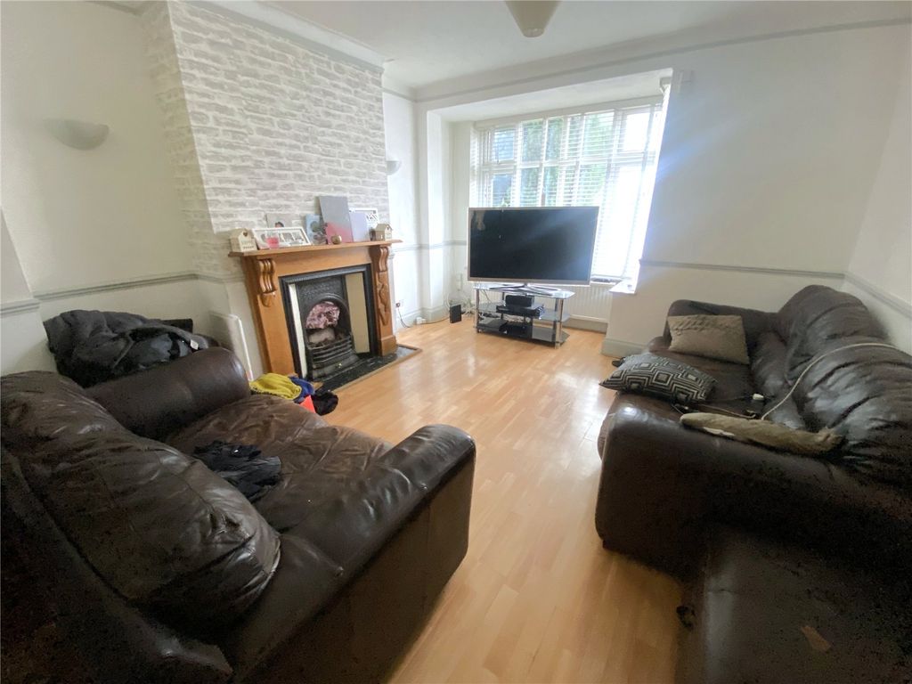Property photo 2 of 12 Picture No. 17