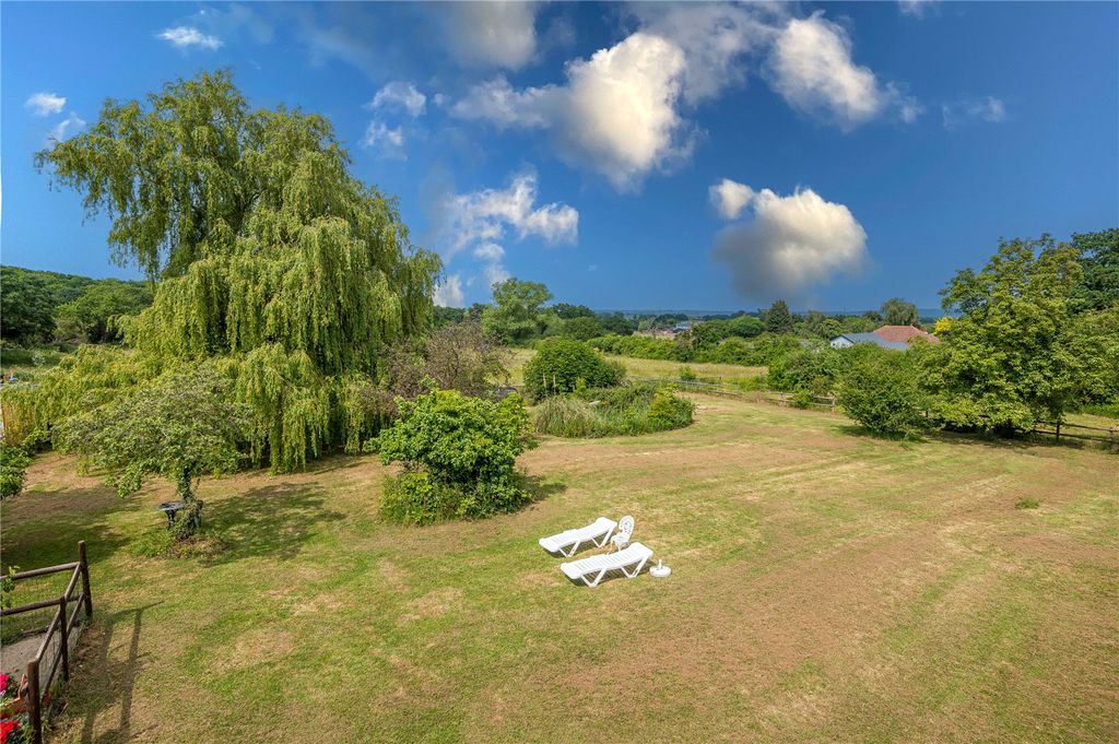 Property photo 3 of 35 Picture No. 09