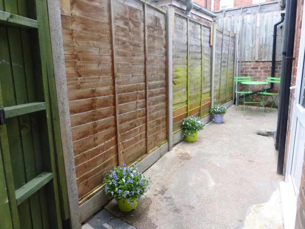 Property photo 2 of 5 Garden