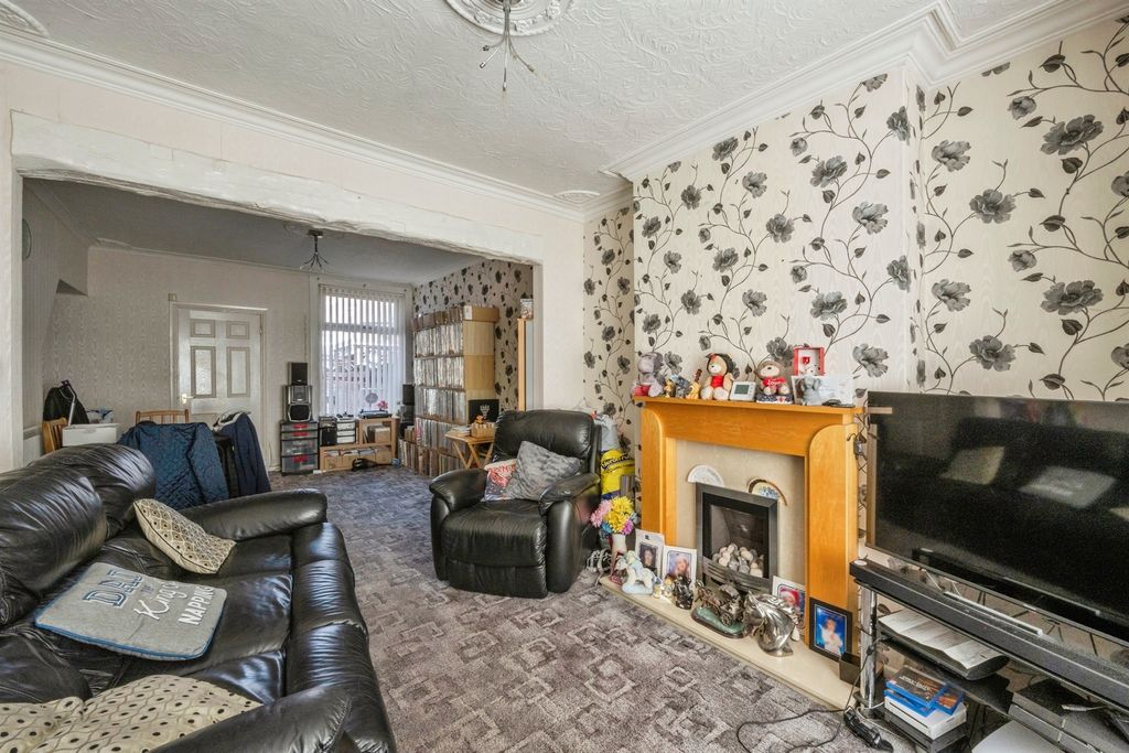 Property photo 2 of 11