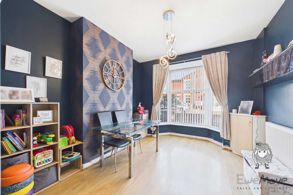 Property photo 3 of 10 17