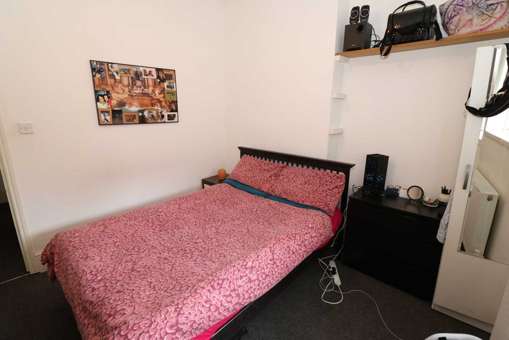Property photo 3 of 4
