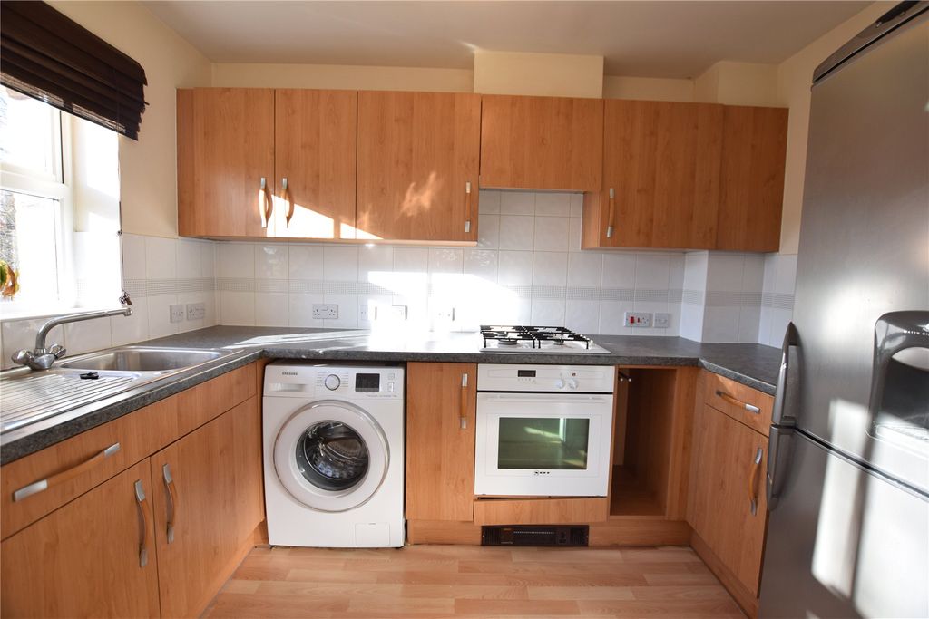 Property photo 2 of 9 Kitchen