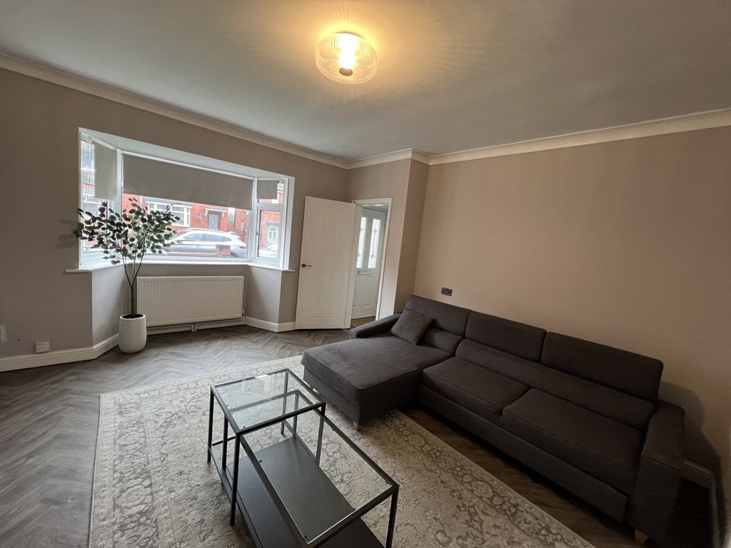 Property photo 3 of 10 Living Room