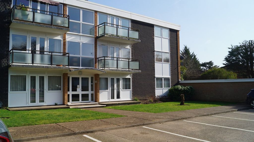 Property photo 2 of 17