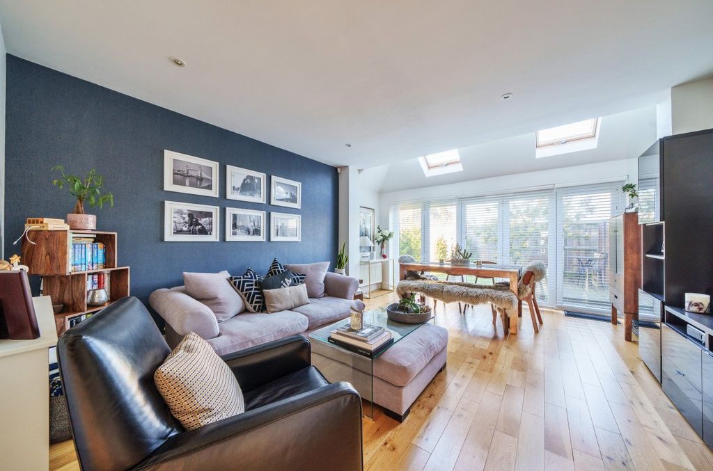 Property photo 2 of 17 Picture No. 19