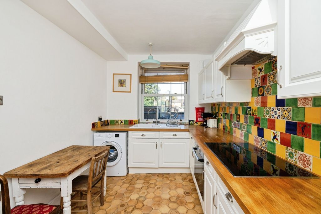 Property photo 1 of 16 Pbox-Img.Jpg