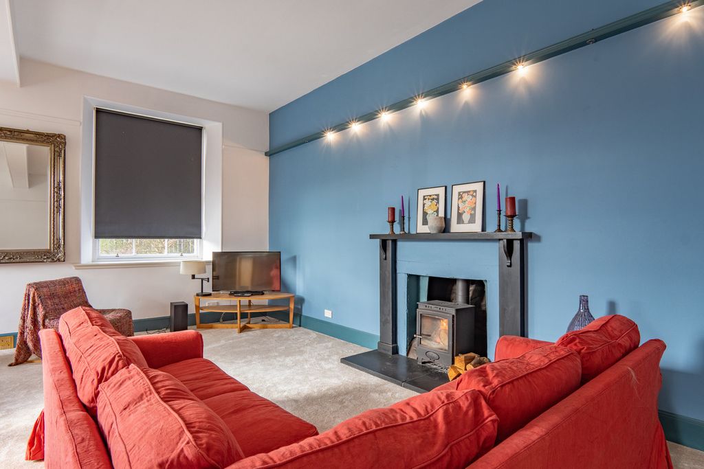 Property photo 2 of 33