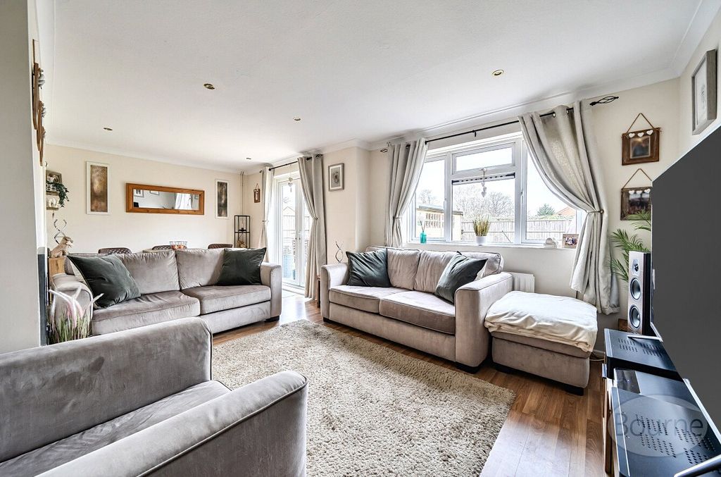 Property photo 2 of 17 Picture No. 16