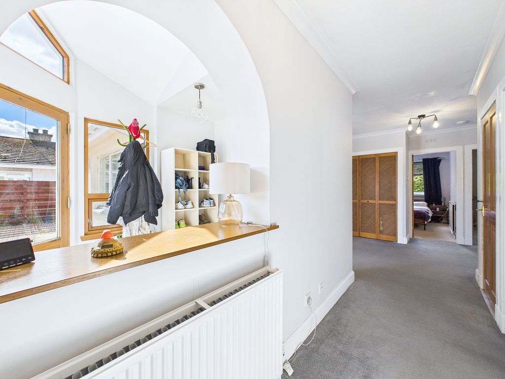 Property photo 2 of 27