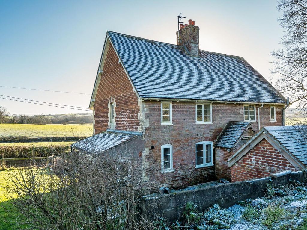 Property photo 2 of 15 1395426-22-695Bcb872Baf9.Jpg