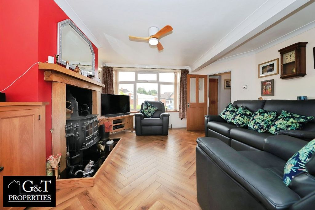 Property photo 3 of 31