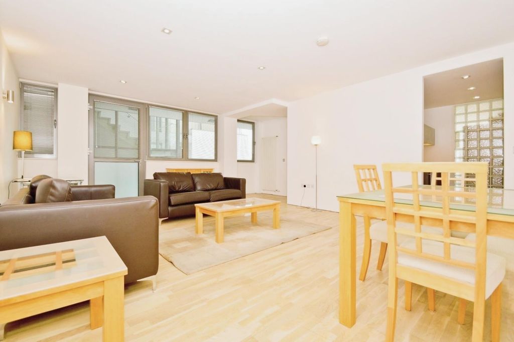 Property photo 3 of 8 2.Jpg