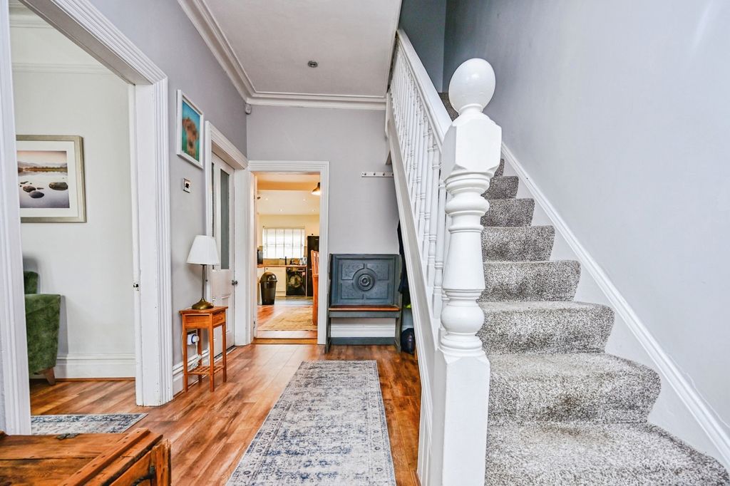 Property photo 2 of 18 Pbox-Img.Jpg