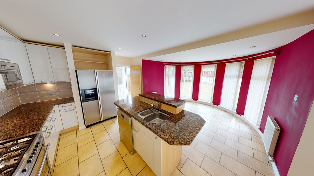 Property photo 2 of 29