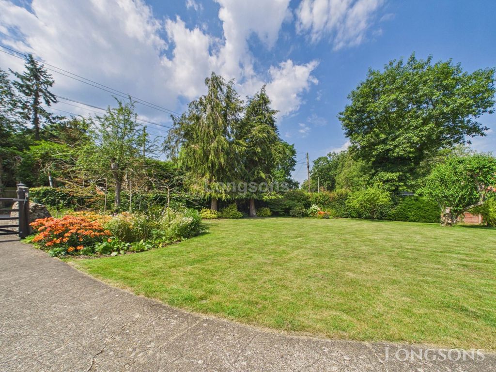 Property photo 3 of 27