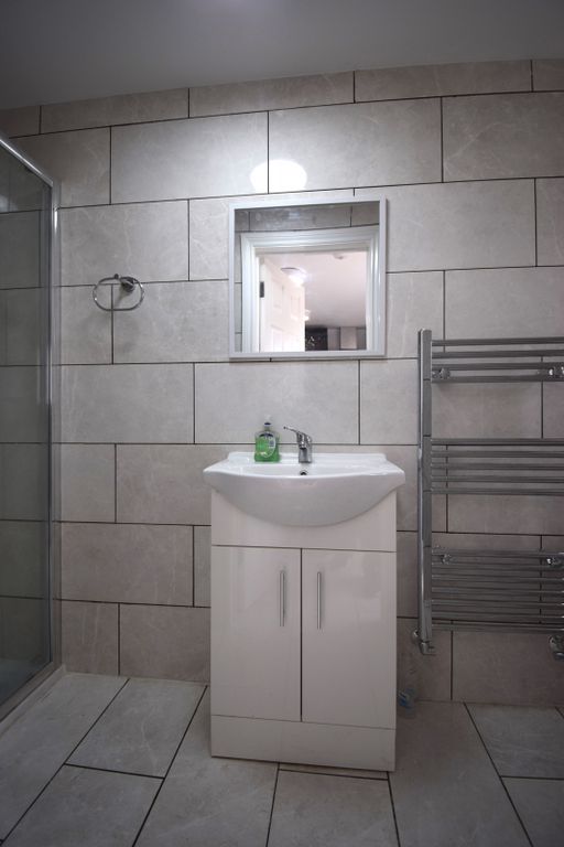 Property photo 3 of 7 Gallery