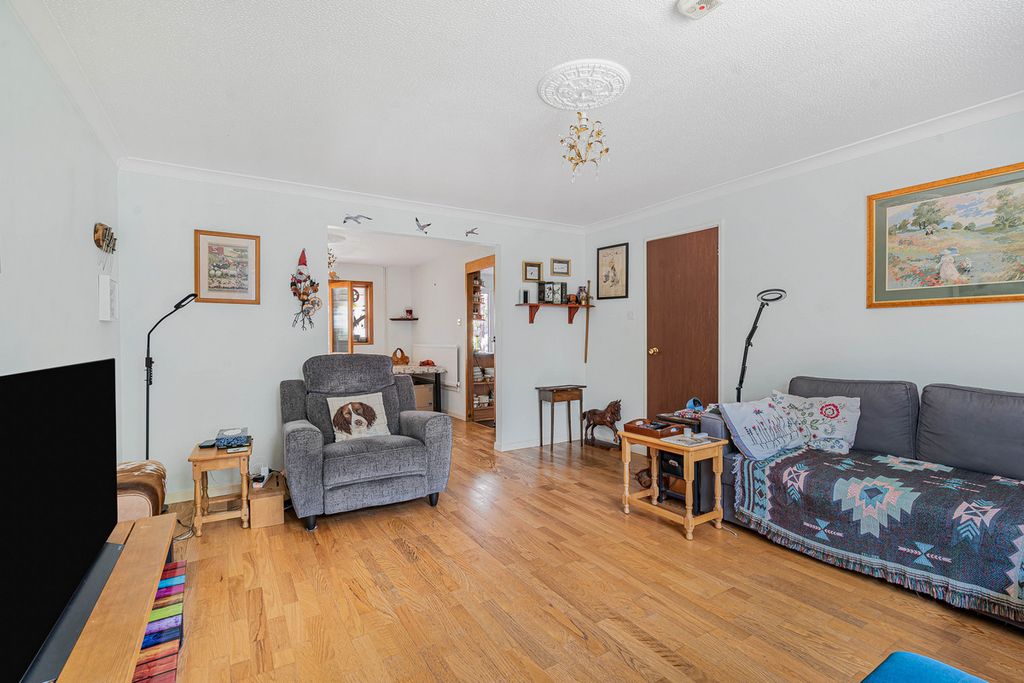 Property photo 2 of 34