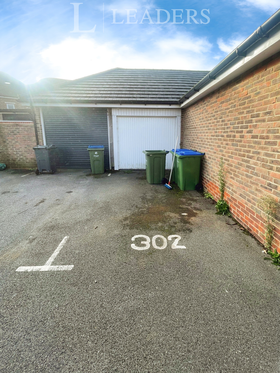 Property photo 3 of 17 2A24B7A4-Garage