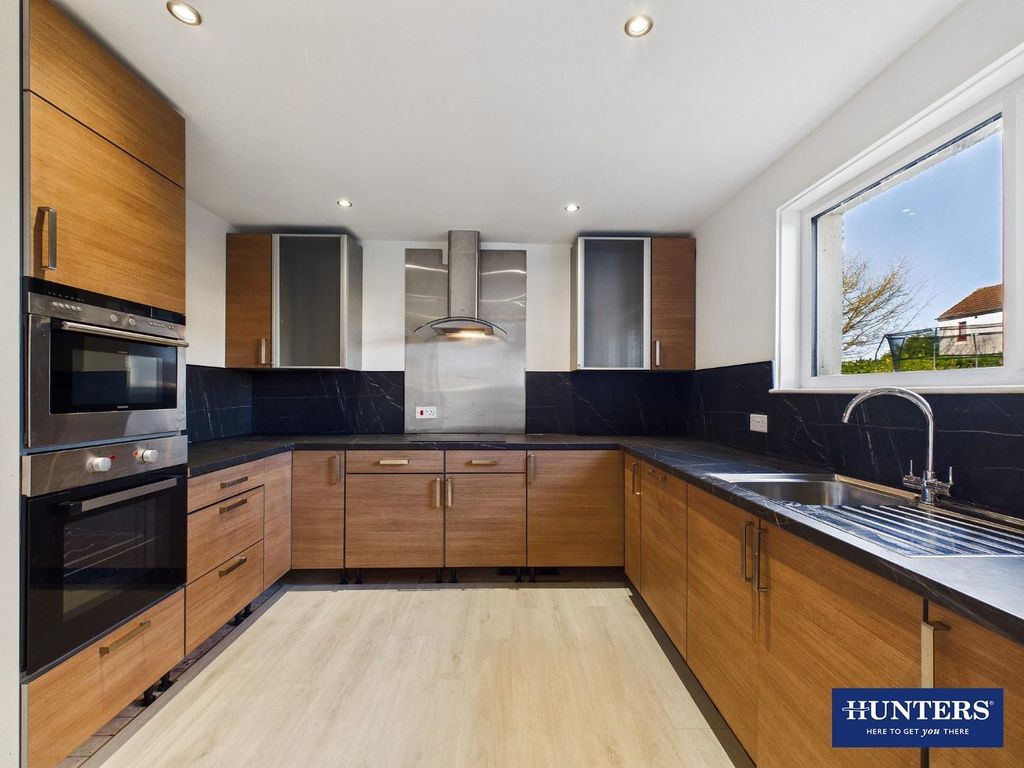 Property photo 2 of 16 Kitchen