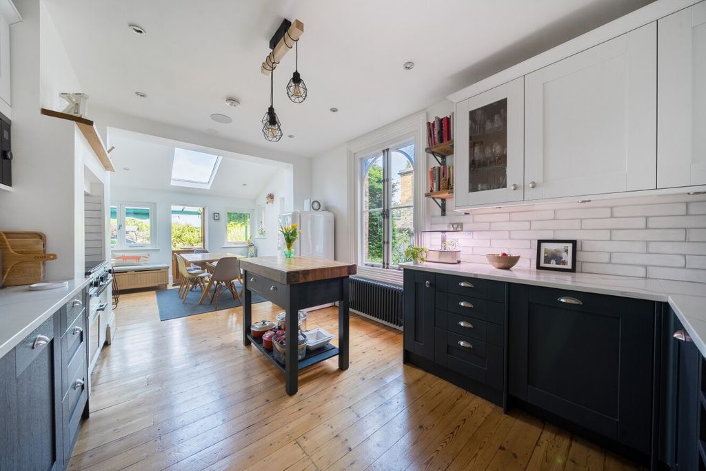 Property photo 3 of 22 1467838-14-6A19cd...
