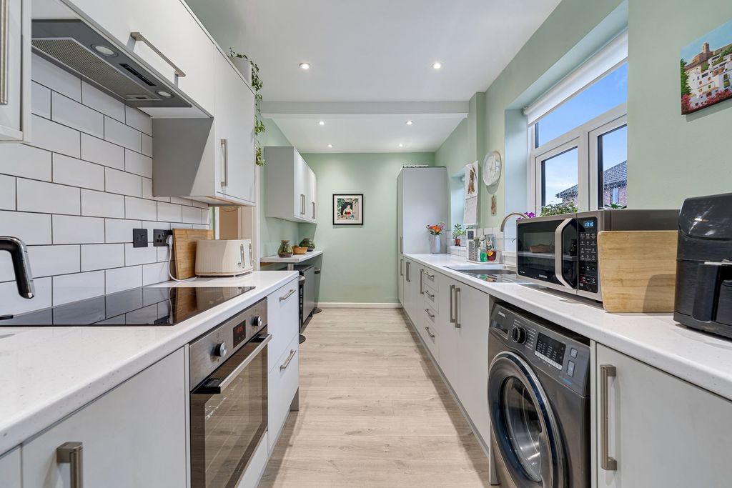 Property photo 2 of 21