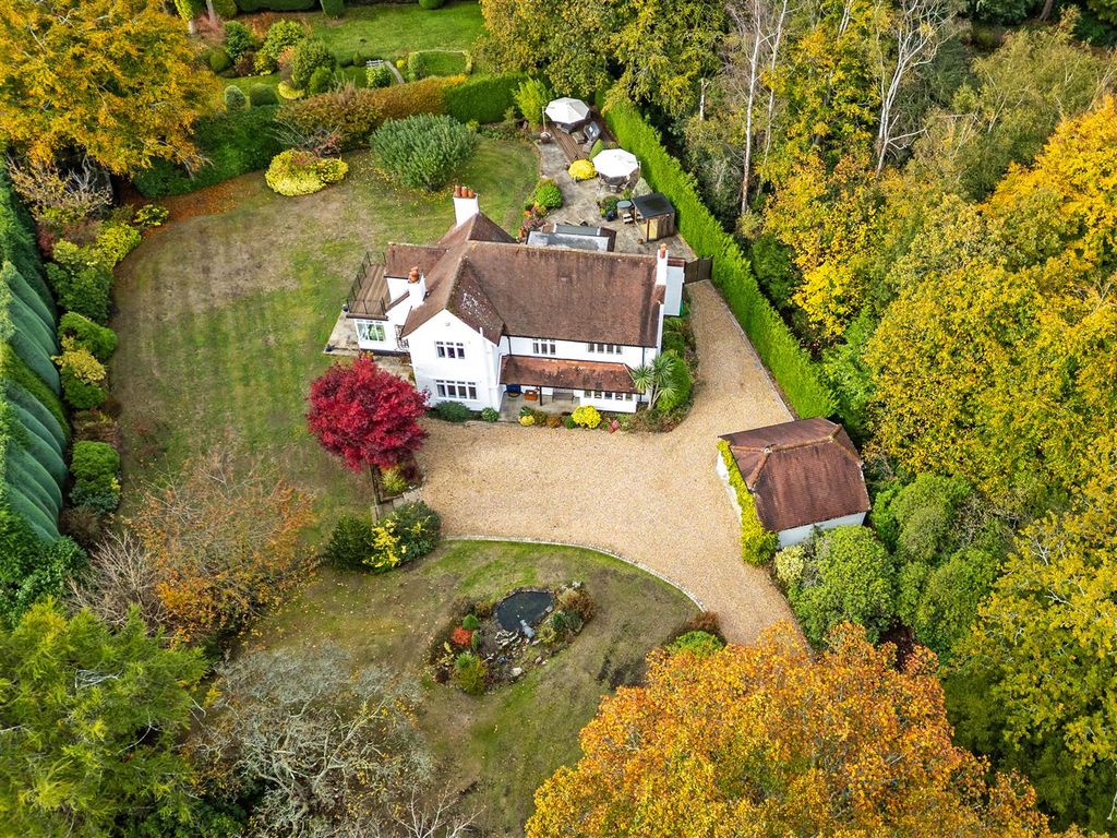 Property photo 1 of 43 Belgarum - The White House So53 5Ad-1.Jpg