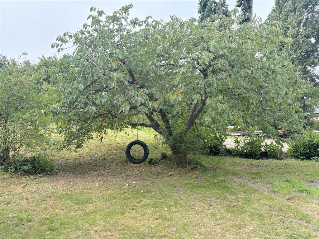 Property photo 2 of 18