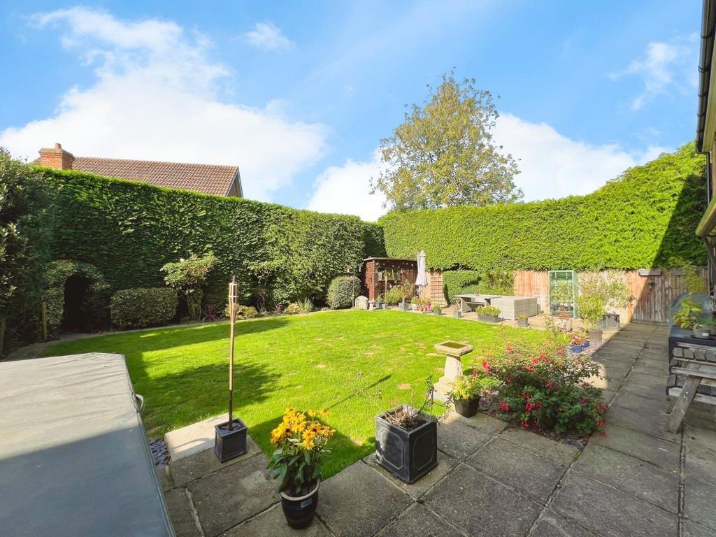 Property photo 2 of 19