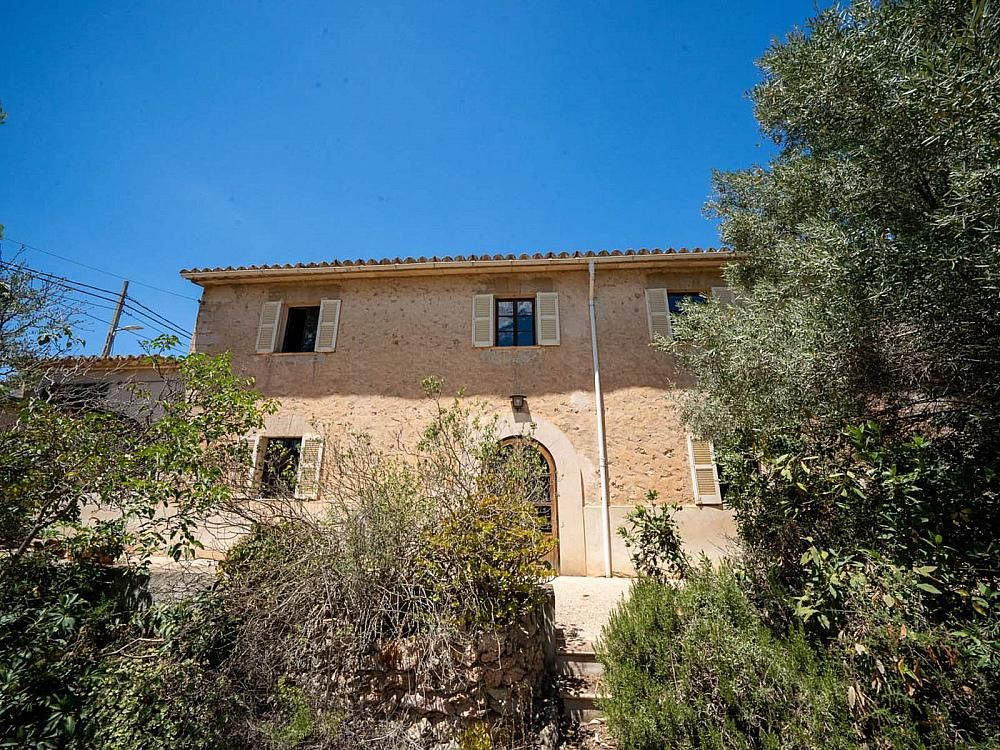 Property photo 2 of 41