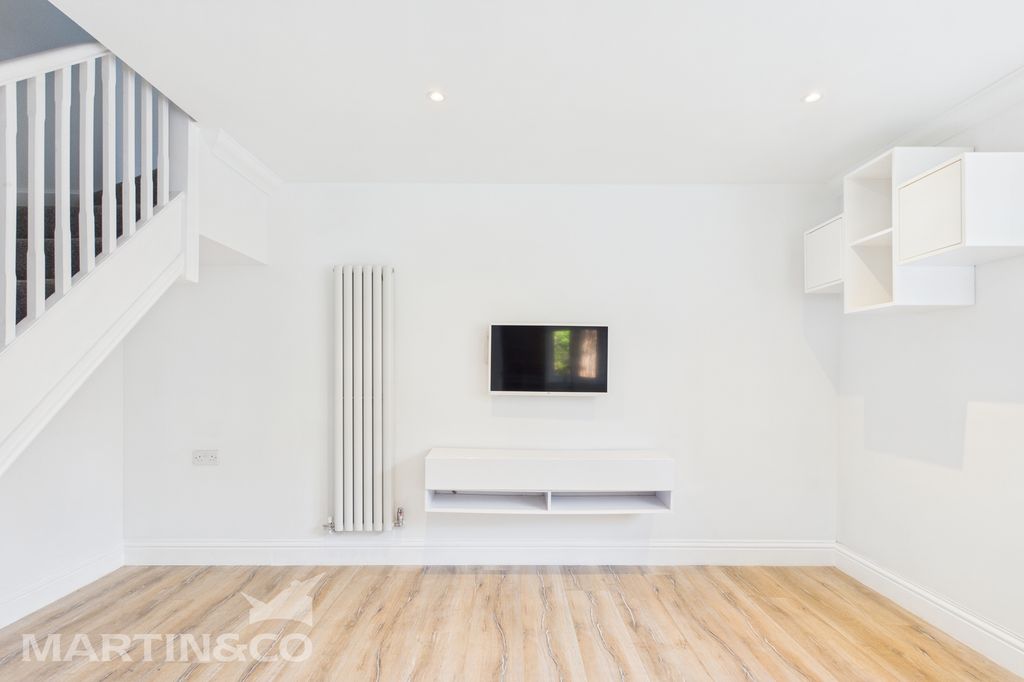 Property photo 2 of 14 Cam01953G0-Pr0098-Still003 - Copy - Copy