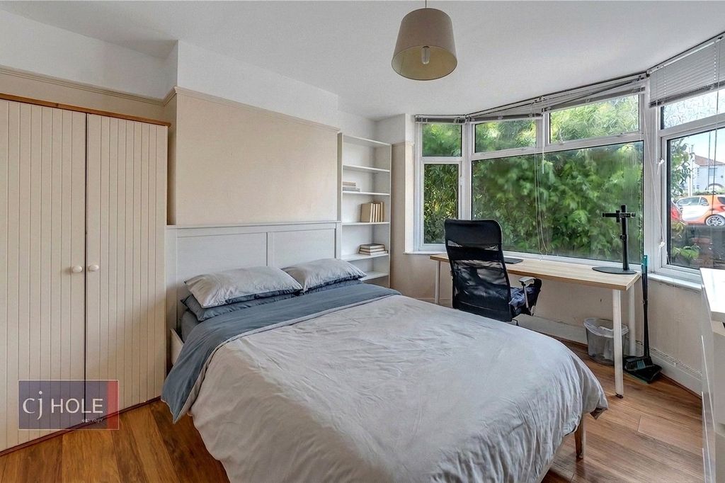 Property photo 1 of 10 Picture No. 14