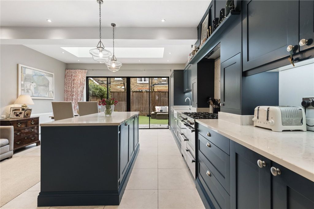 Property photo 2 of 17 Picture No. 25