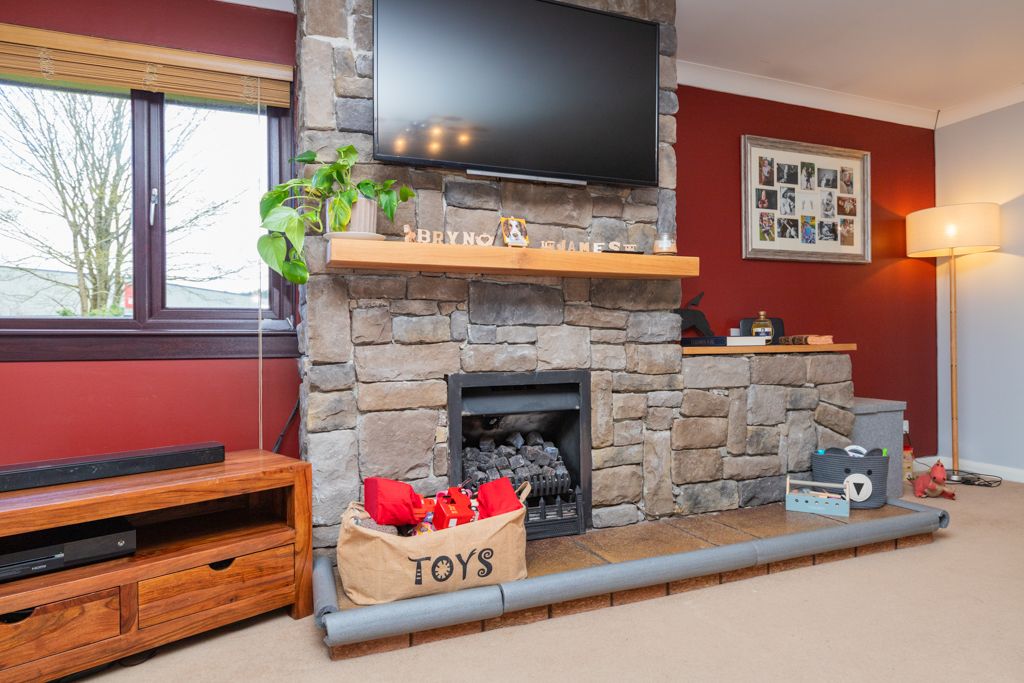 Property photo 3 of 25