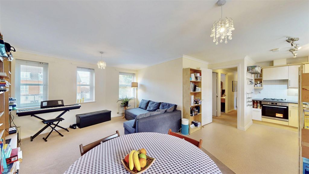 Property photo 3 of 15 19-Norfolk-Court-10272025_155151.Jpeg