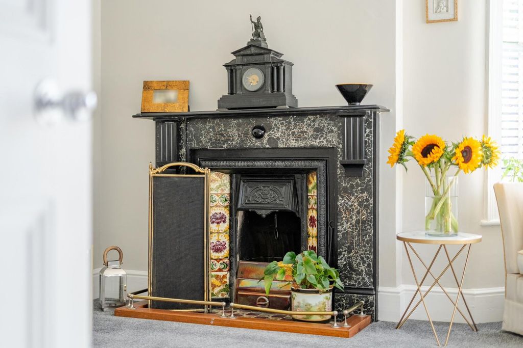 Property photo 2 of 21 1343810-4-68Baa605B96De.Jpg